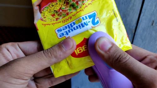 Plastic bag mini sealing machine